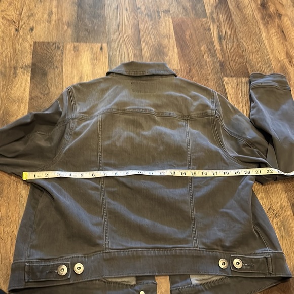 Torrid Denim Jacket sz 0 NWT - Picture 6 of 7